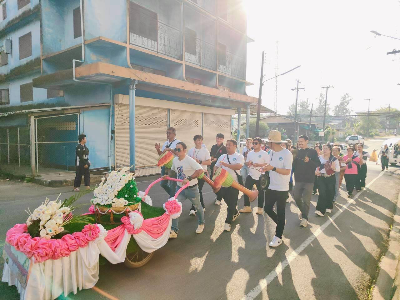 วันที่ 19 กุมภาพันธ์ 2569 คณะครูและเจ้าหน้าที่ อบต.ด่านชุมพล นำนักเรียนโรงเรียนผู้สูงอายุตำบลด่านชุมพลเข้าร่วมกิจกรรมโครงการกีฬาสานสัมพันธ์ผู้สูงอายุ ประจำปี ๒๕๖๙