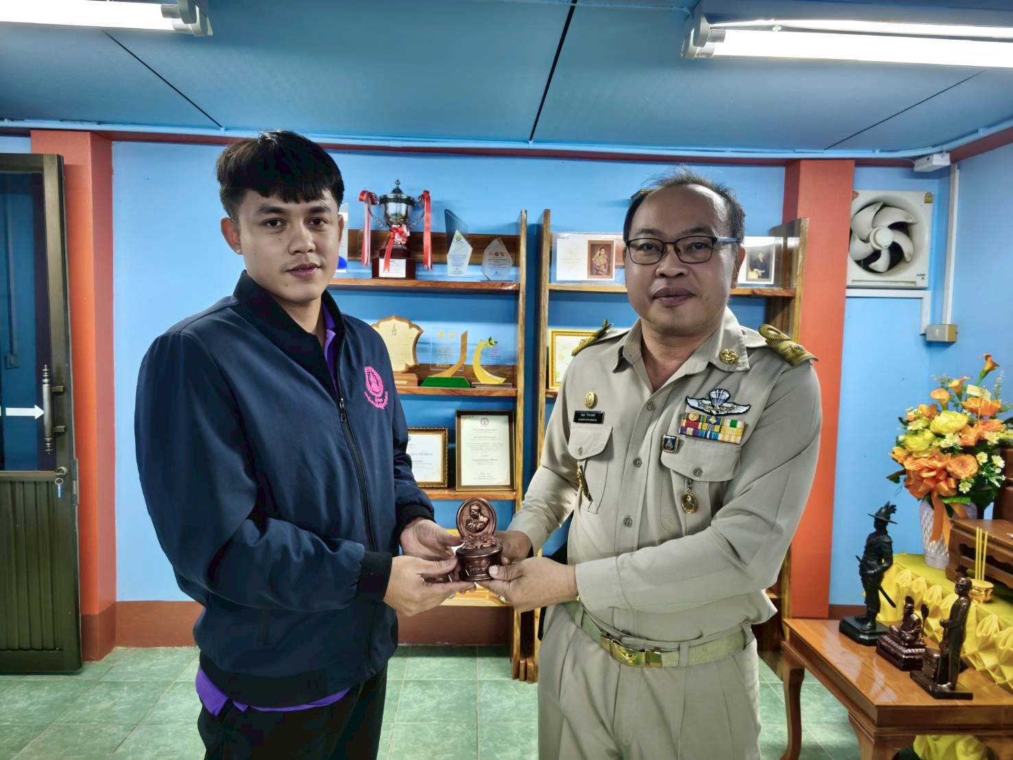 วันที่ 19,20 และ 24 กุมภาพันธ์ 2569 นายกมล กิจจานนท์ นายกองค์การบริหารส่วนตำบลด่านชุมพล มอบหมายให้นางสาววาสนา สง่างาม นักพัฒนาชุมชนชำนาญการ พร้อมด้วยเจ้าหน้าที่งานพัฒนาชุมชนและงานสังคมสงเคราะห์ สนับสนุนการฝึกปฏิบัติงานตามโครงการบริบาลและคุ้มครองสิทธิผู้สูงอายุในชุมชน ประจำปีงบประมาณ 2569